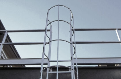 Scala gabbia marinara quota di sbarco vista frontale - © Metalsystem Milano
