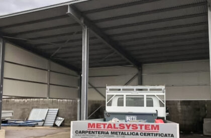 Tettoie in ferro certificate per depositi - © Metalsystem Milano