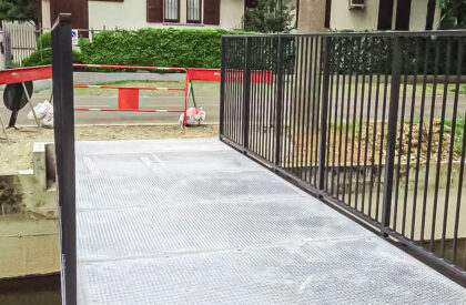 Dettaglio passerella ciclabile e pedonale in ferro zincato - Metalsystem Milano