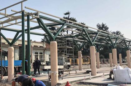 Struttura portante per tettoie uso pubblico in carpenteria certificata a Villasanta MB - Metalsystem Milano
